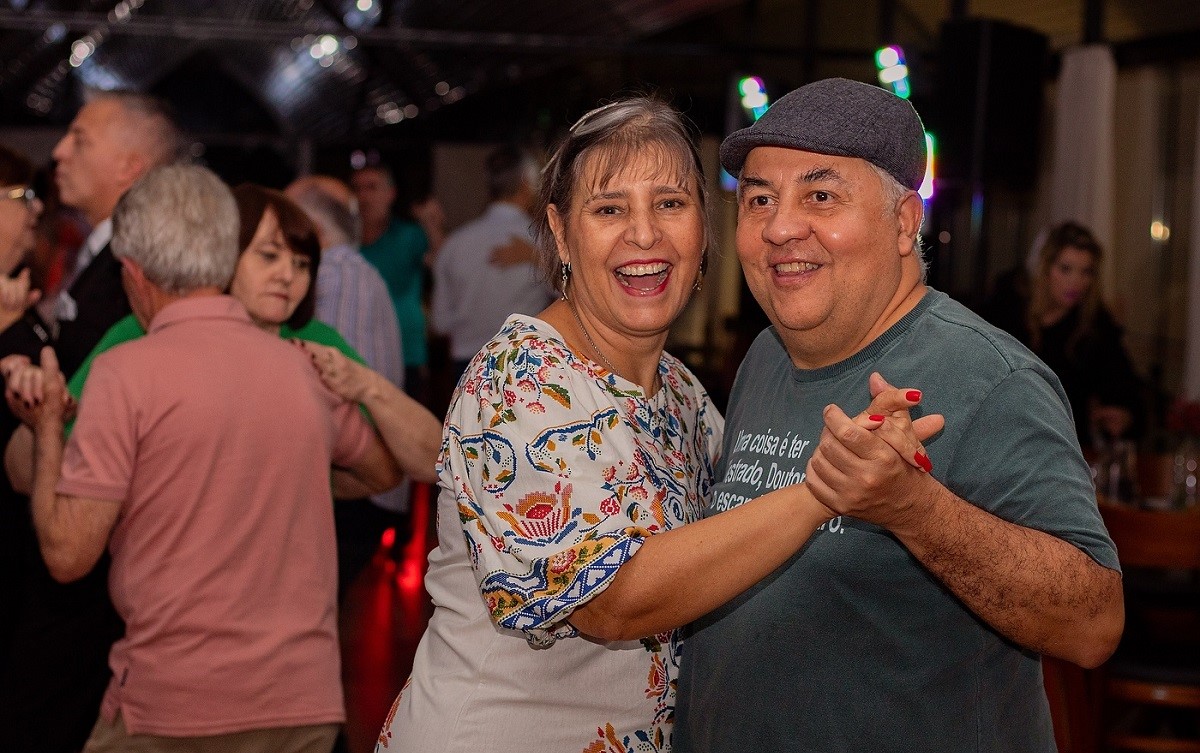 Cafedancante10_posabre.25.8.2.jpg