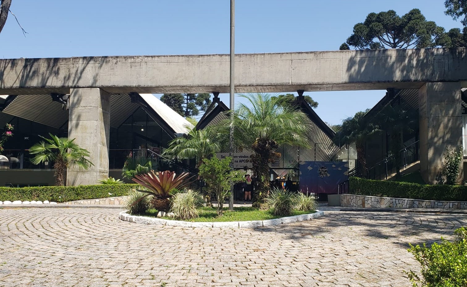 SedeCuritiba_funcionaferiadofinados.23.2.jpg