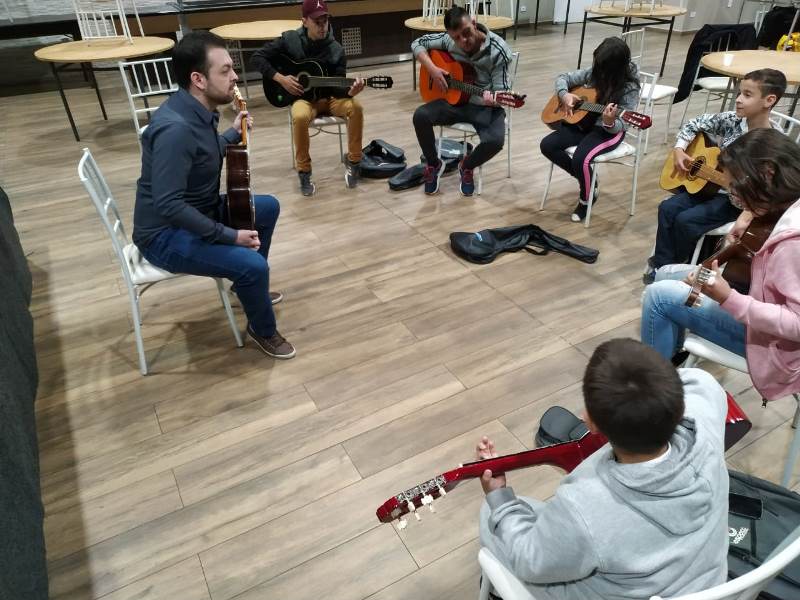 Aulamusica2_violao.19.2.jpeg